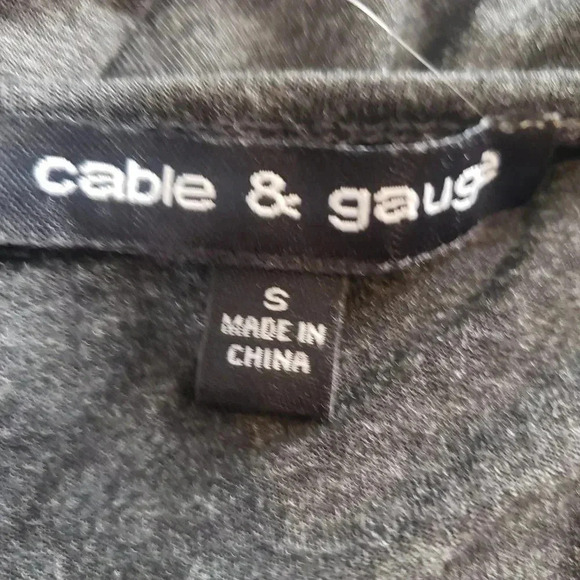 Cable & Gauge Gray Blouse - Picture 4 of 5
